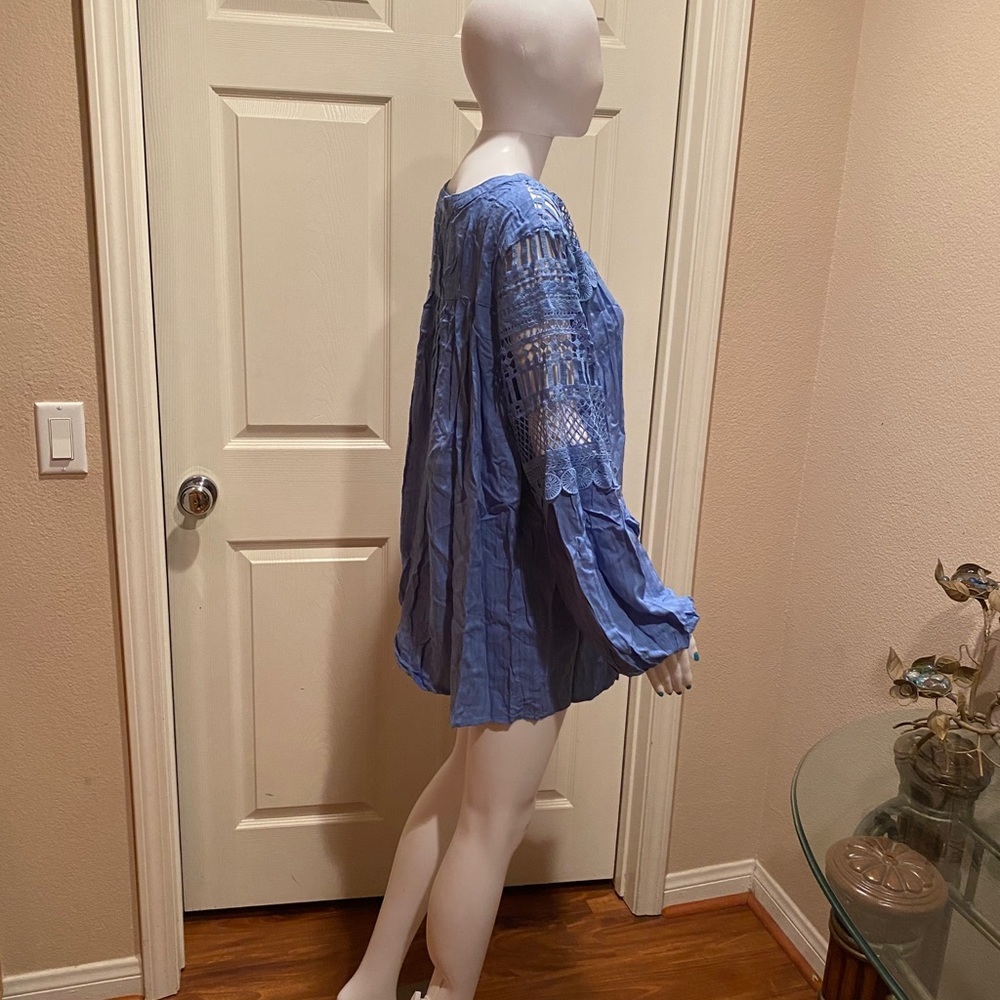 V neck button down crochet detail blouse. - Picture 3 of 5